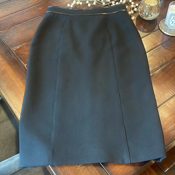 BurberryBurberry London Black Leather Trim Detail Pencil Skirt.